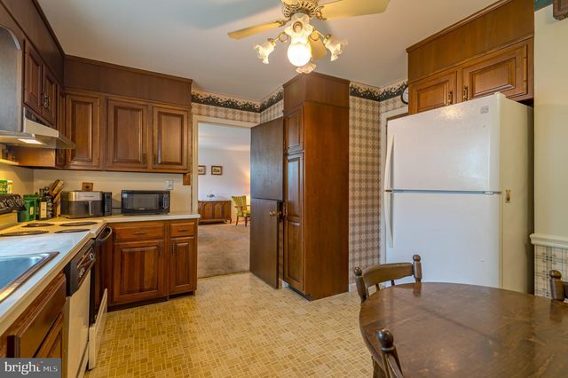 4 MADELINE, East Brunswick, NJ 08816