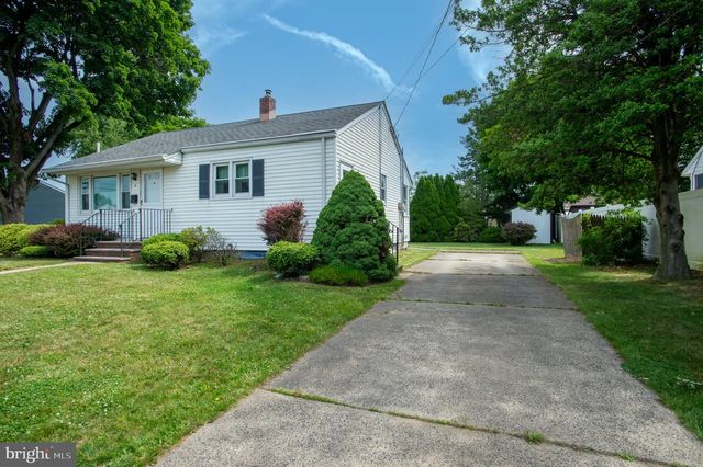 4 MADELINE, East Brunswick, NJ 08816