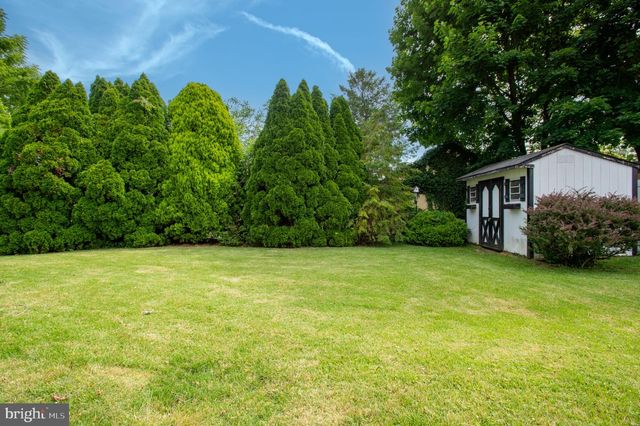 4 MADELINE, East Brunswick, NJ 08816