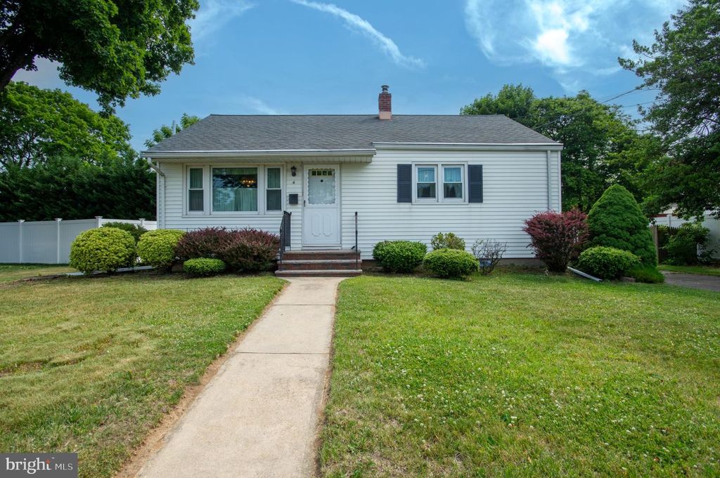 4 MADELINE, East Brunswick, NJ 08816