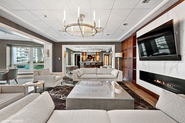 57 E Delaware Place 2805, Chicago, IL 60611