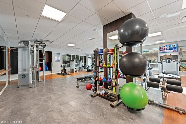 57 E Delaware Place 2805, Chicago, IL 60611