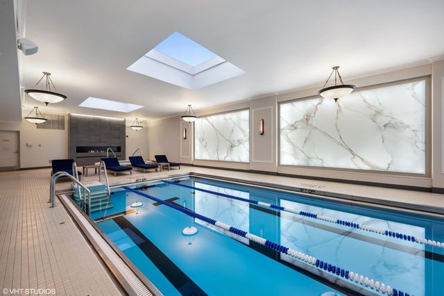 57 E Delaware Place 2805, Chicago, IL 60611