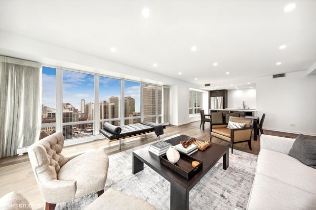 57 E Delaware Place 2805, Chicago, IL 60611