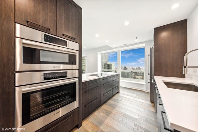 57 E Delaware Place 2805, Chicago, IL 60611