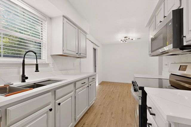 925 Cedar Terrace, Cedar Hill, TX 75104