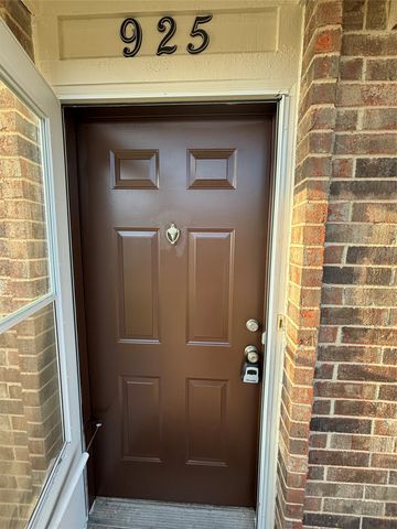 925 Cedar Terrace, Cedar Hill, TX 75104