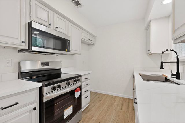 925 Cedar Terrace, Cedar Hill, TX 75104