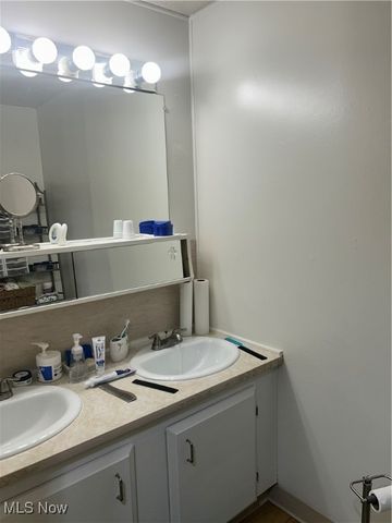 247 Forest Glen, Warren, OH 44481