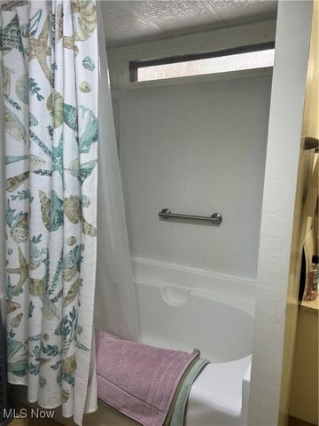 247 Forest Glen, Warren, OH 44481