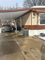 247 Forest Glen, Warren, OH 44481