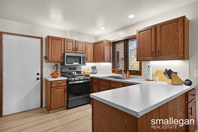 2290 Ancient Drive, Wyoming, MI 49519