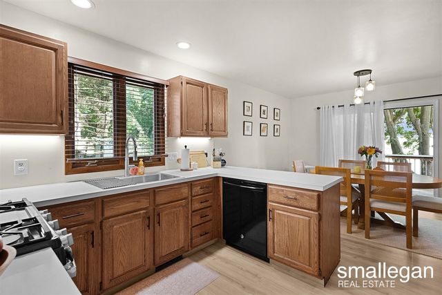 2290 Ancient Drive, Wyoming, MI 49519