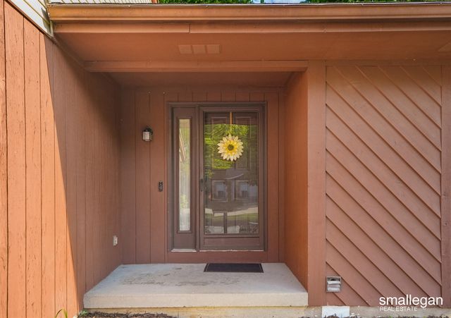 2290 Ancient Drive, Wyoming, MI 49519