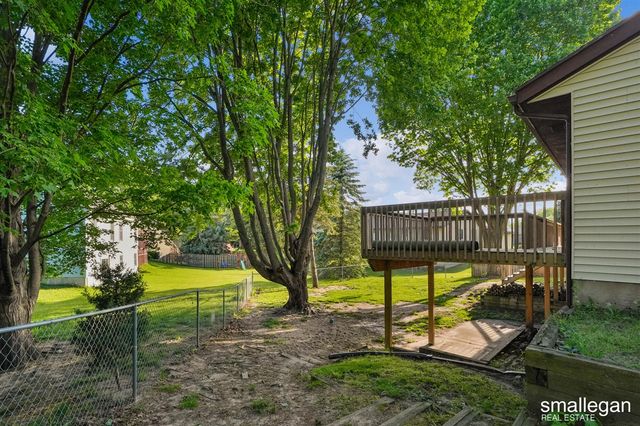 2290 Ancient Drive, Wyoming, MI 49519
