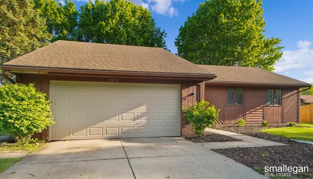 2290 Ancient Drive, Wyoming, MI 49519