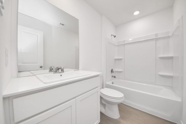 2943 Summer Breeze Way, Angleton, TX 77515