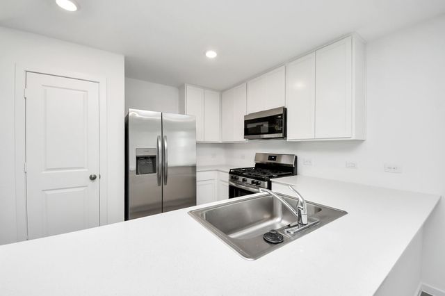 2943 Summer Breeze Way, Angleton, TX 77515