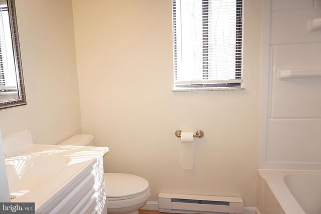 391 BERRY LN, Pocono Lake, PA 18347