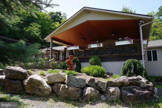 391 BERRY LN, Pocono Lake, PA 18347