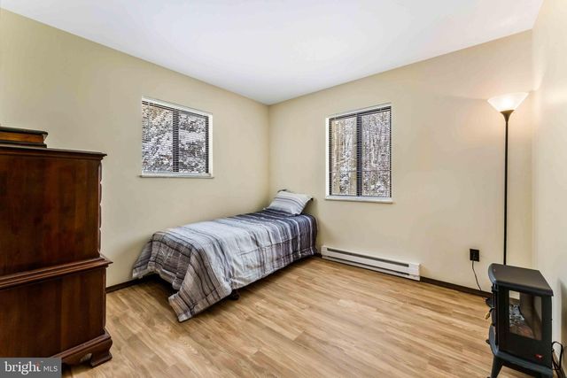 391 BERRY LN, Pocono Lake, PA 18347