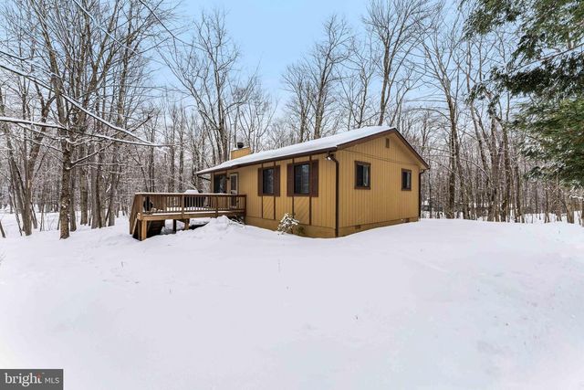 391 BERRY LN, Pocono Lake, PA 18347
