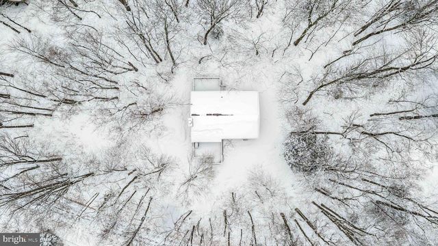 391 BERRY LN, Pocono Lake, PA 18347