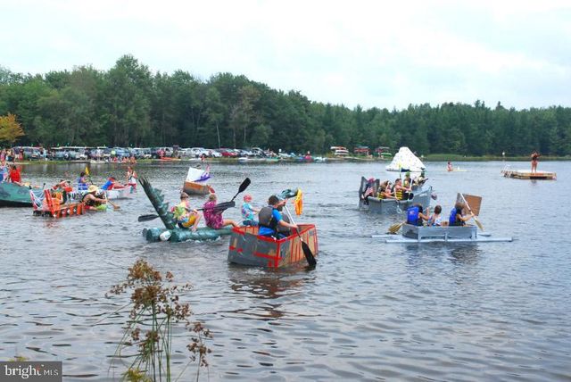 391 BERRY LN, Pocono Lake, PA 18347