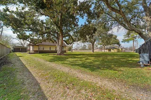5302 Pine Avenue, Pasadena, TX 77503