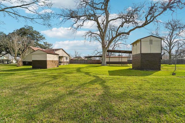 5302 Pine Avenue, Pasadena, TX 77503