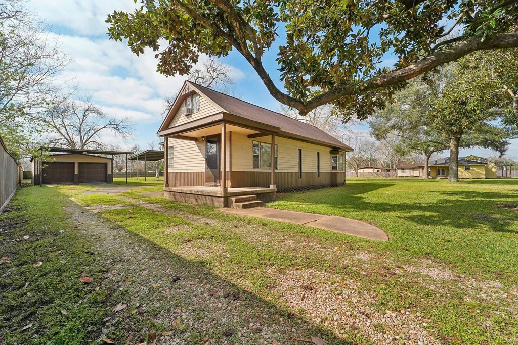 5302 Pine Avenue, Pasadena, TX 77503