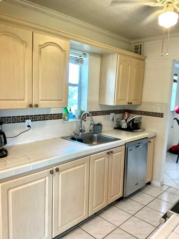 8000 Lagos De Campo Boulevard A-204, Tamarac, FL 33321