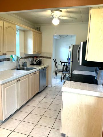 8000 Lagos De Campo Boulevard A-204, Tamarac, FL 33321