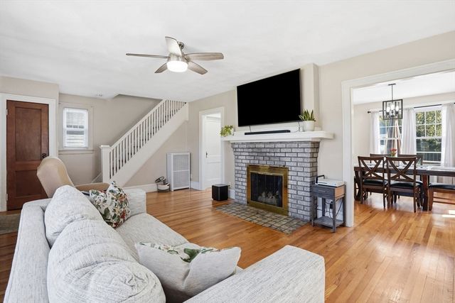 87 Hartford Ter, Springfield, MA 01118