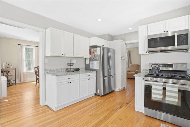 87 Hartford Ter, Springfield, MA 01118