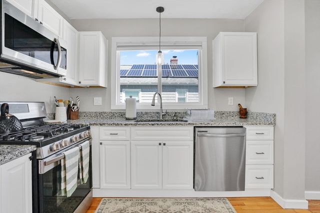 87 Hartford Ter, Springfield, MA 01118