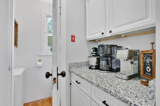 87 Hartford Ter, Springfield, MA 01118