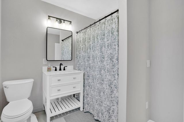87 Hartford Ter, Springfield, MA 01118