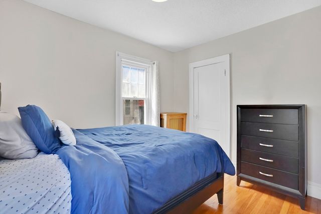 87 Hartford Ter, Springfield, MA 01118