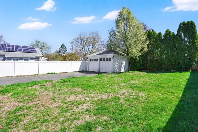87 Hartford Ter, Springfield, MA 01118