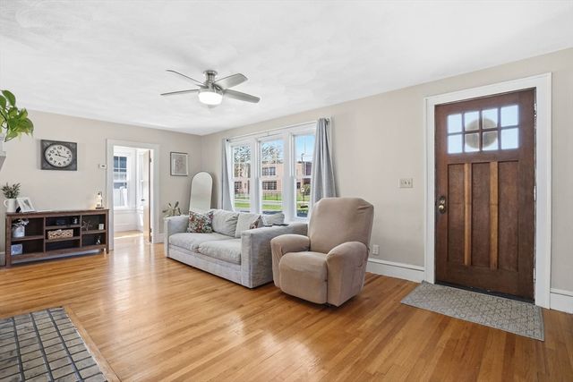 87 Hartford Ter, Springfield, MA 01118