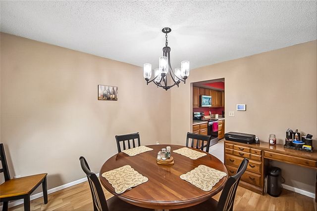 373 58th Court, West Des Moines, IA 50266