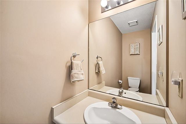 373 58th Court, West Des Moines, IA 50266