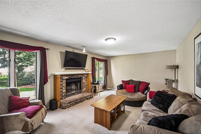 373 58th Court, West Des Moines, IA 50266