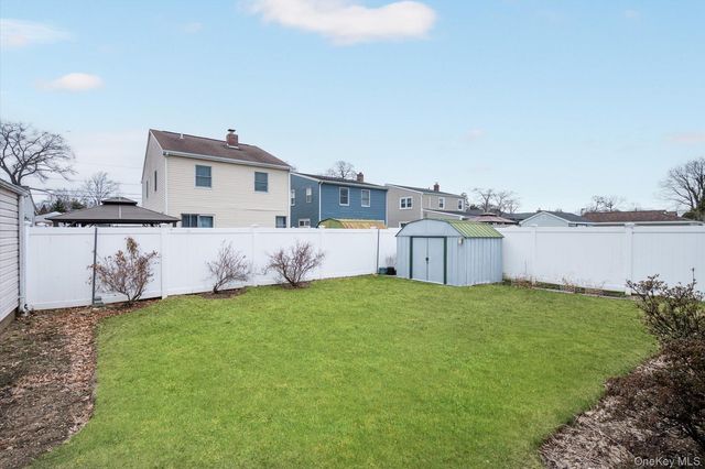 527 Willow Street, South Hempstead, NY 11550