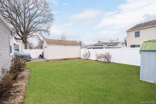 527 Willow Street, South Hempstead, NY 11550