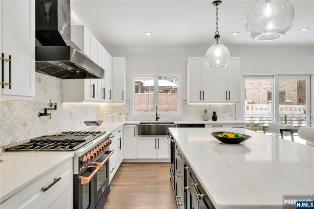 428 6th Street 1, Palisades Park, NJ 07650