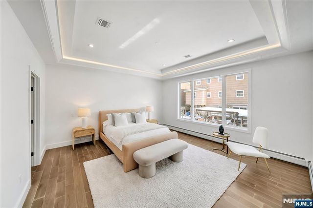 428 6th Street 1, Palisades Park, NJ 07650