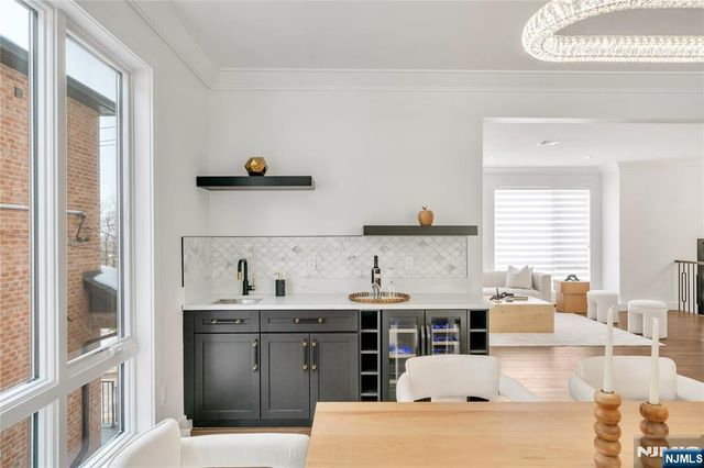 428 6th Street 1, Palisades Park, NJ 07650