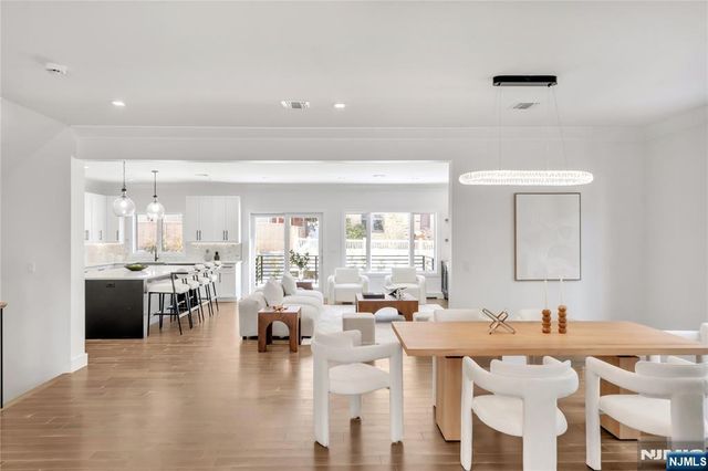 428 6th Street 1, Palisades Park, NJ 07650